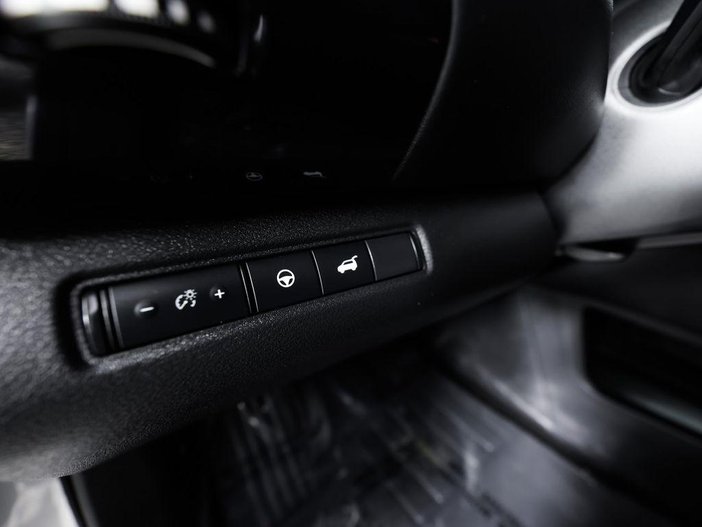 Nissan Pathfinder SV 4WD 2025