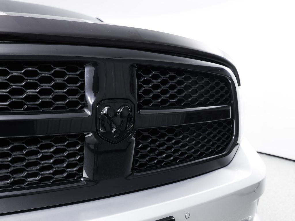 RAM 1500 Night 4x4 Crew Cab 5'7" Box *Ltd Avail* 2018