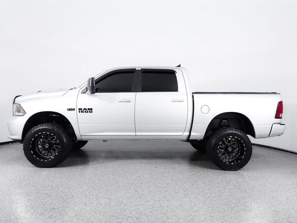 RAM 1500 Night 4x4 Crew Cab 5'7" Box *Ltd Avail* 2018