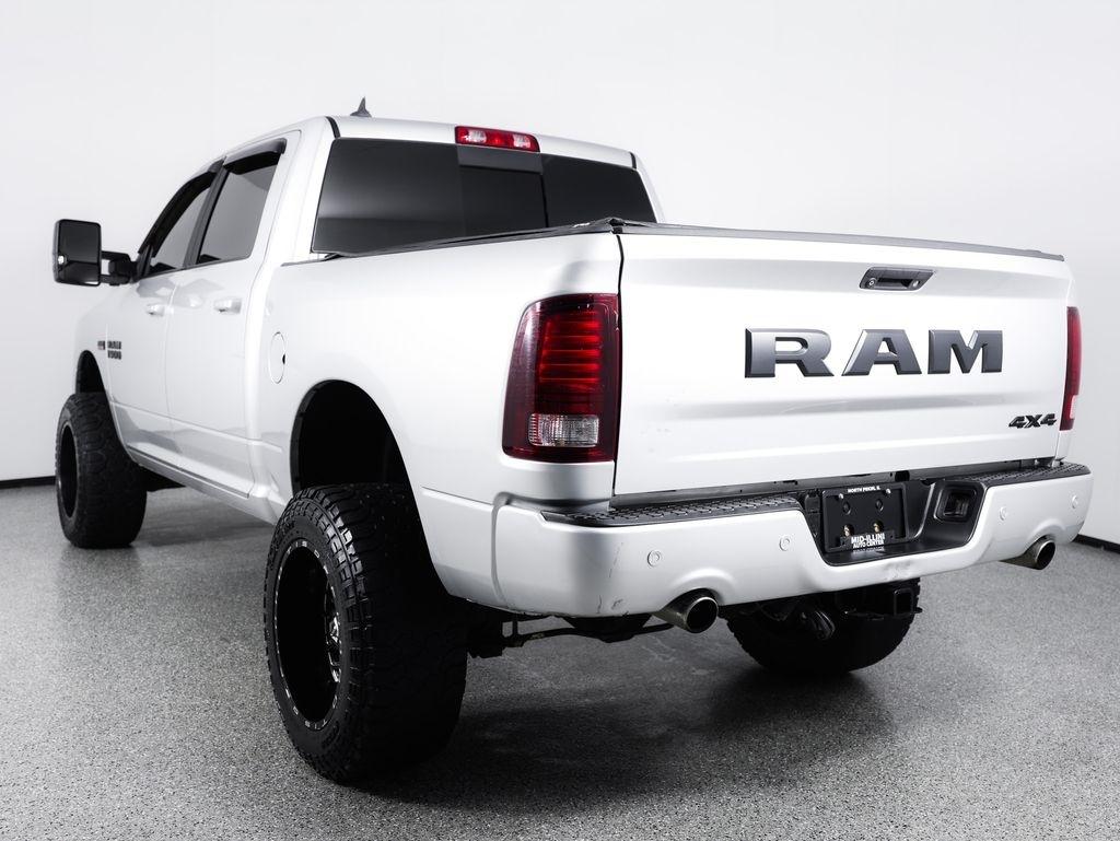 RAM 1500 Night 4x4 Crew Cab 5'7" Box *Ltd Avail* 2018