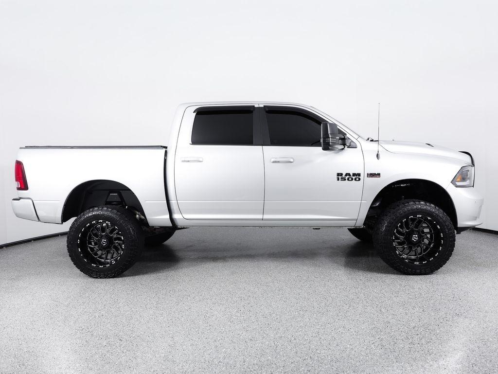 RAM 1500 Night 4x4 Crew Cab 5'7" Box *Ltd Avail* 2018