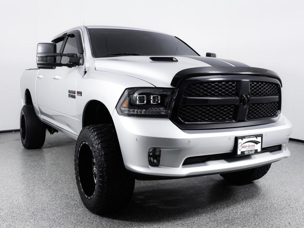 RAM 1500 Night 4x4 Crew Cab 5'7" Box *Ltd Avail* 2018