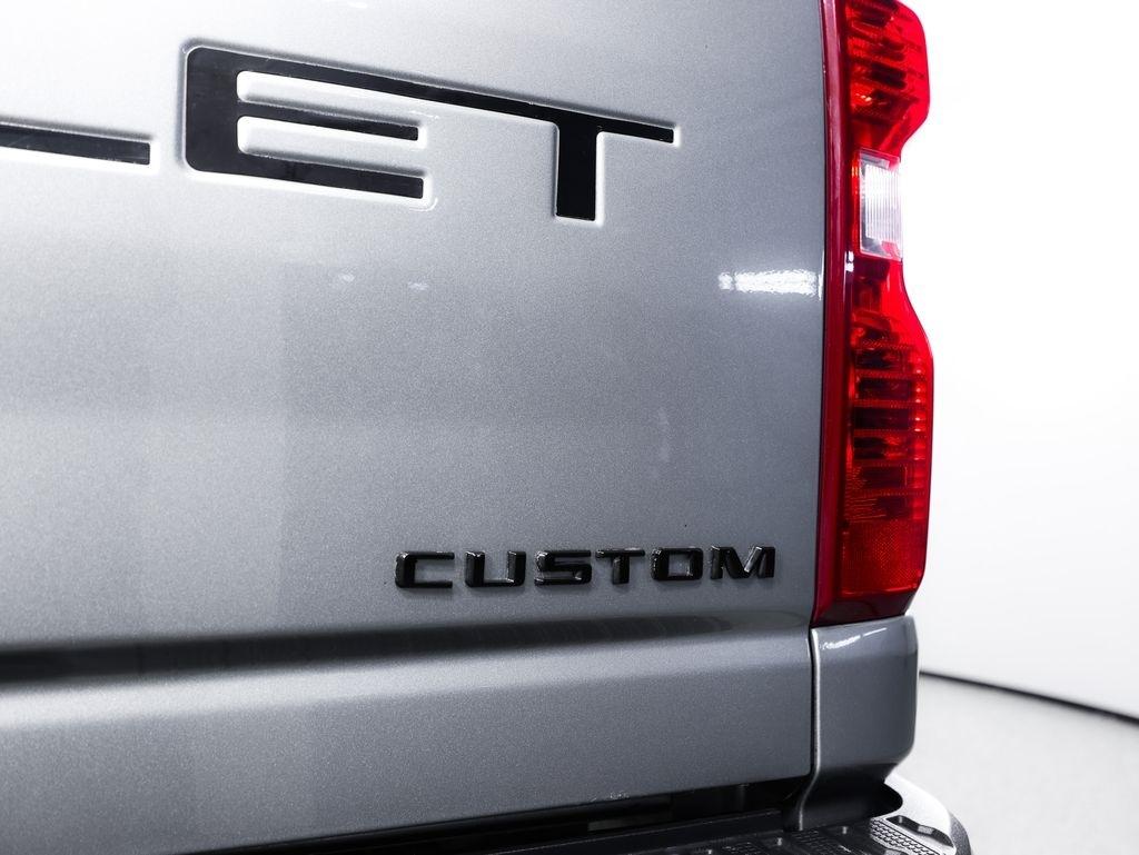 Chevrolet Silverado 2500HD 4WD Crew Cab 159" Custom 2024