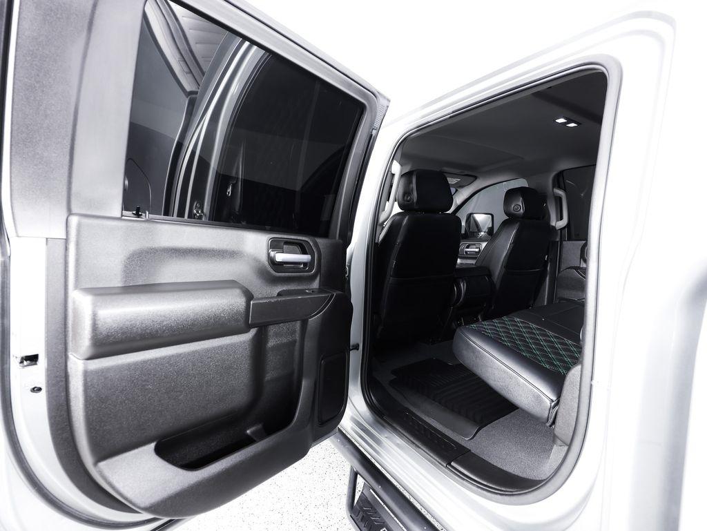 Chevrolet Silverado 2500HD 4WD Crew Cab 159" Custom 2024