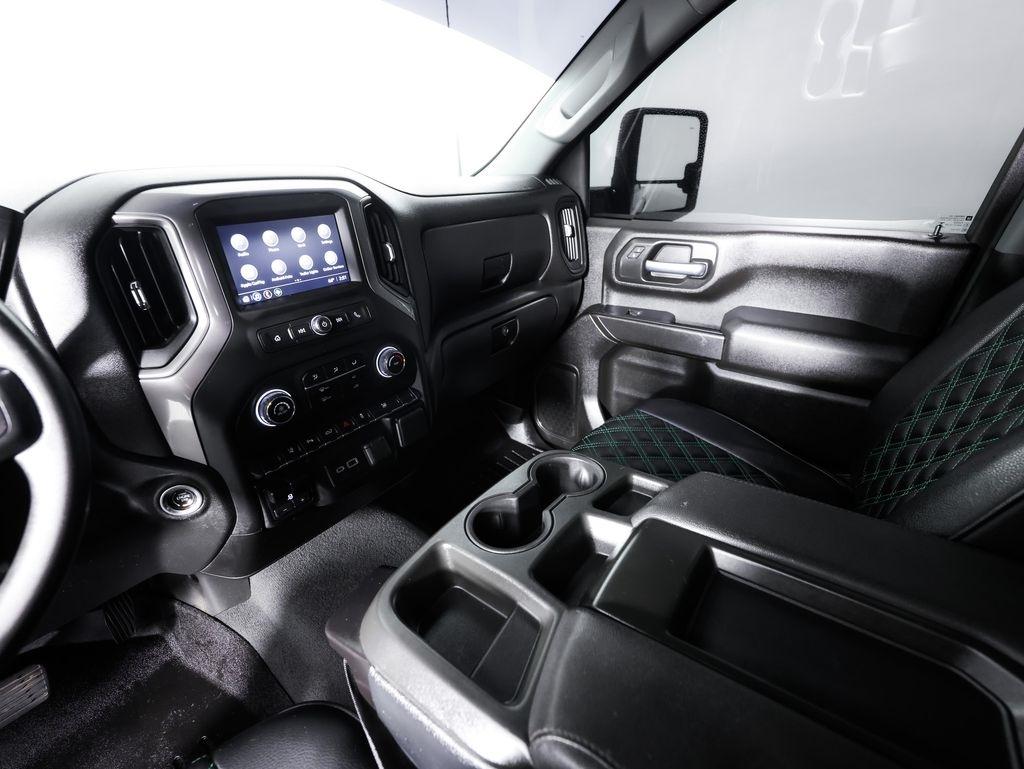Chevrolet Silverado 2500HD 4WD Crew Cab 159" Custom 2024