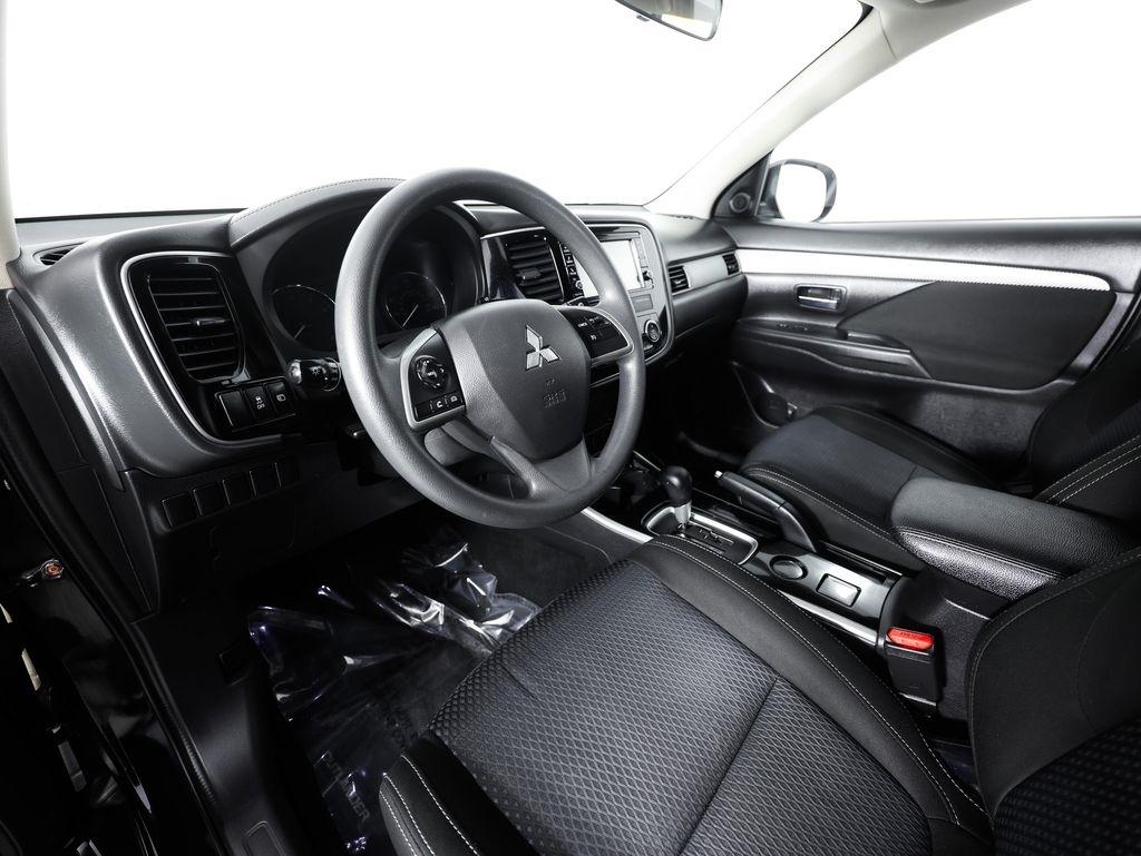 Mitsubishi Outlander ES FWD 2018