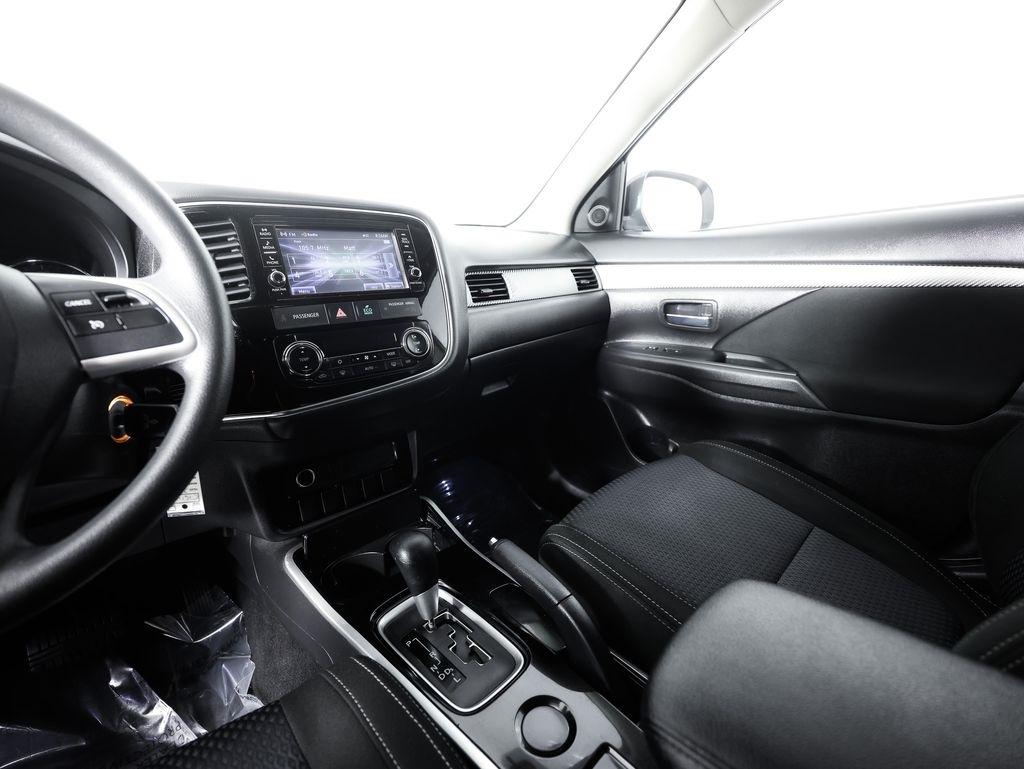 Mitsubishi Outlander ES FWD 2018