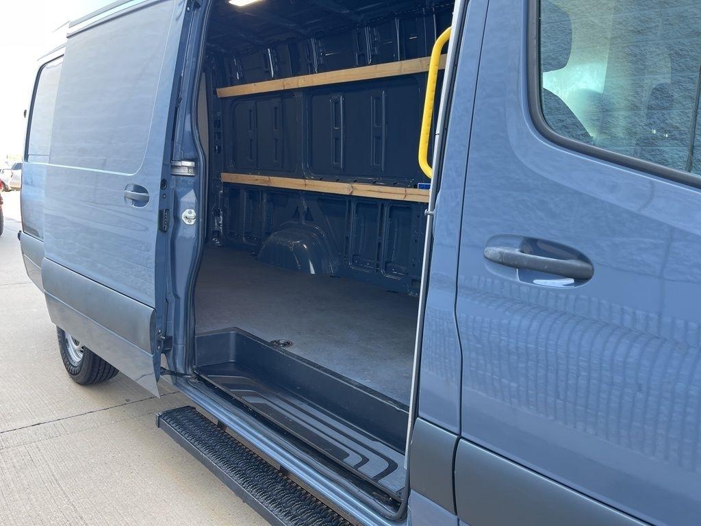 Mercedes-Benz Sprinter Van 2500 High Roof V6 170" RWD 2019