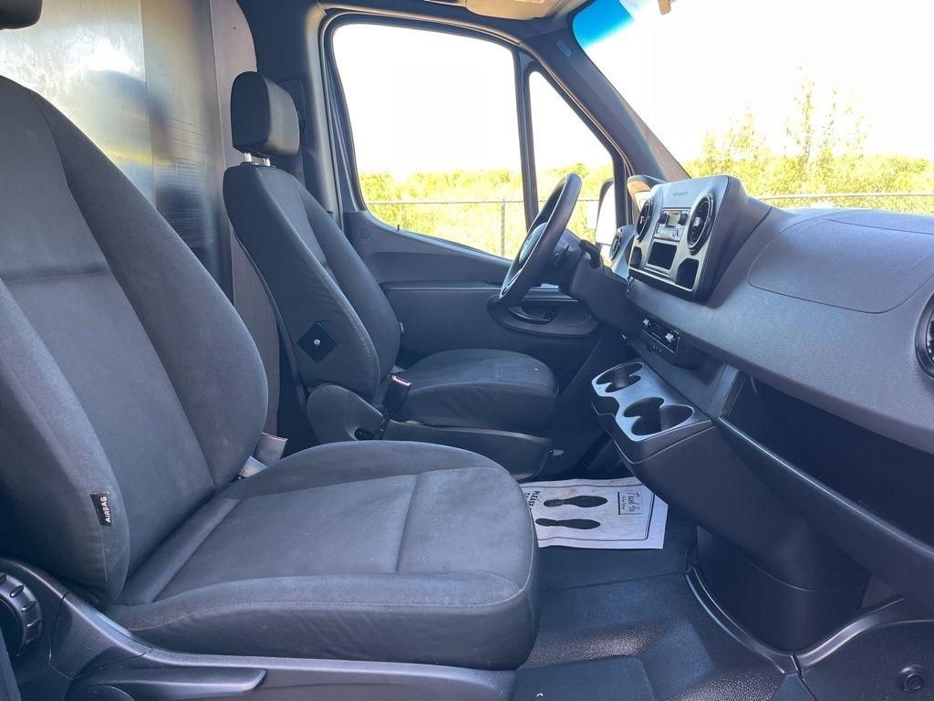 Mercedes-Benz Sprinter Van 2500 High Roof V6 170" RWD 2019