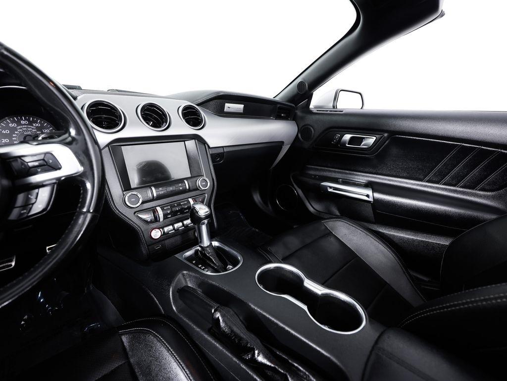 Ford Mustang EcoBoost Convertible 2021