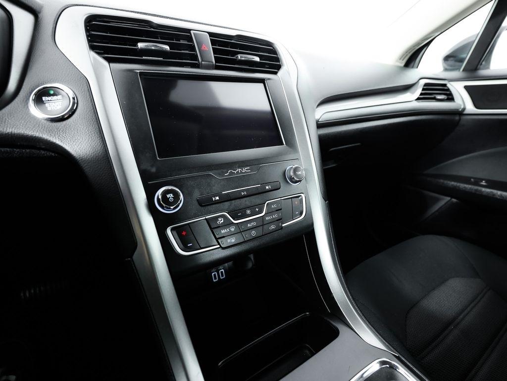 Ford Fusion Hybrid SE FWD 2020