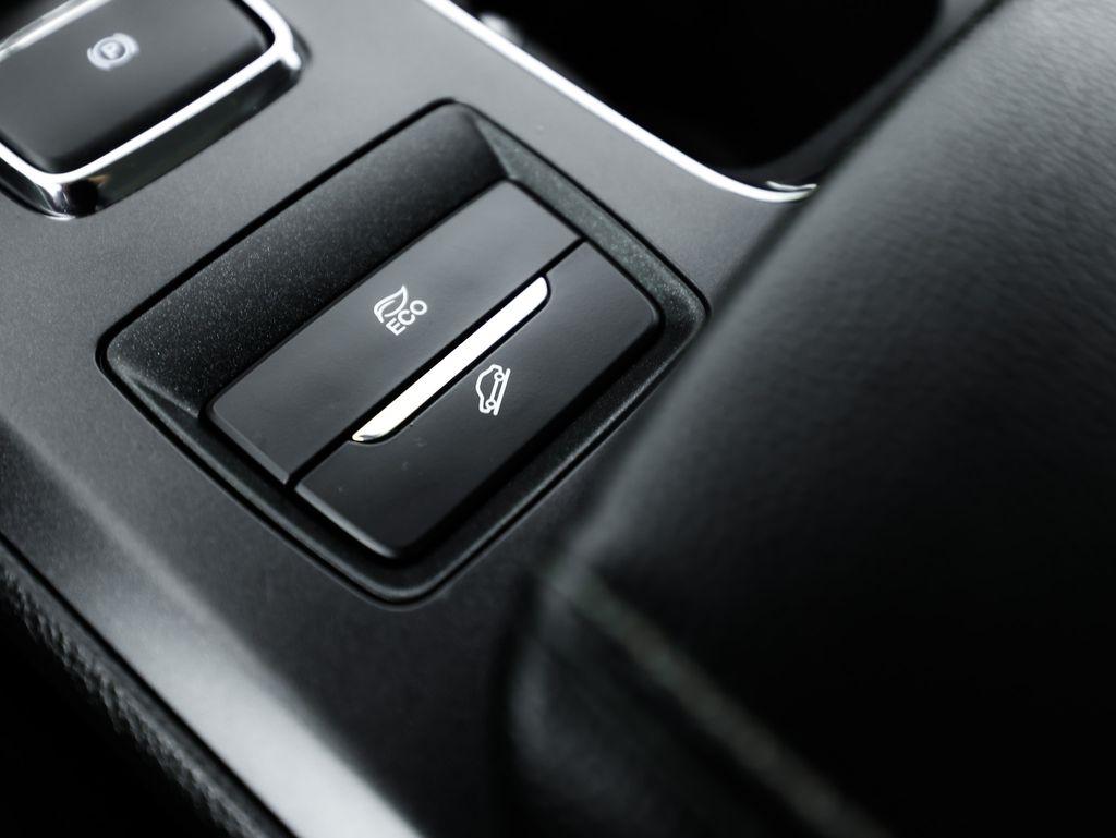 Ford Fusion Hybrid SE FWD 2020
