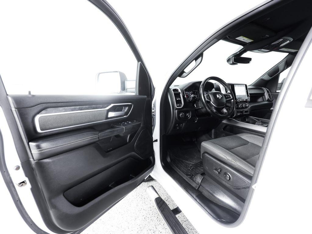 RAM 1500 Big Horn 4x4 Quad Cab 6'4" Box 2022