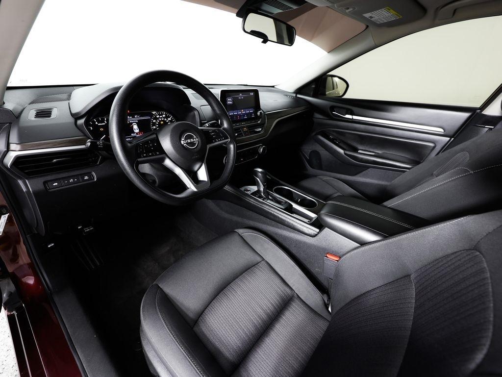 Nissan Altima 2.5 SV Sedan 2023