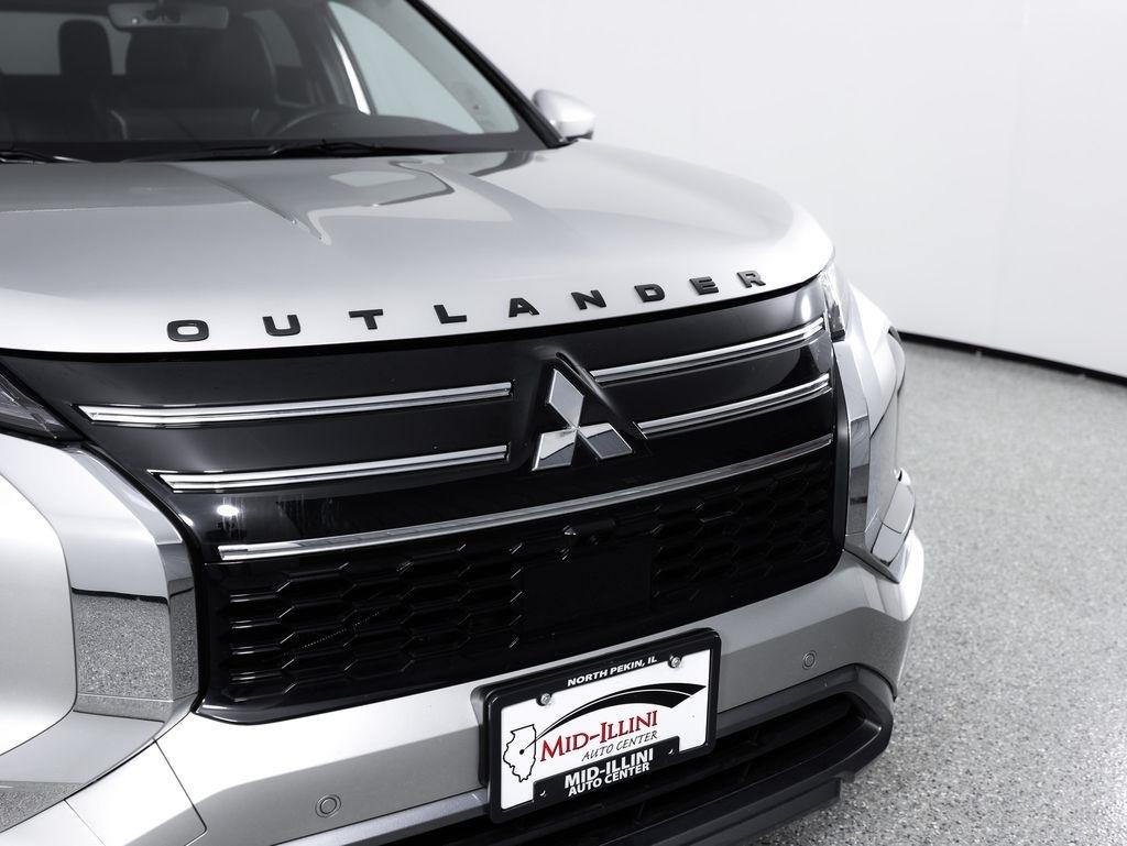 Mitsubishi Outlander SE FWD 2025
