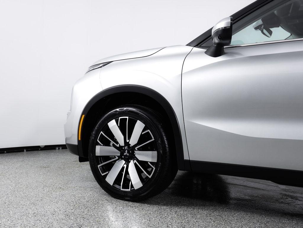 Mitsubishi Outlander SE FWD 2025
