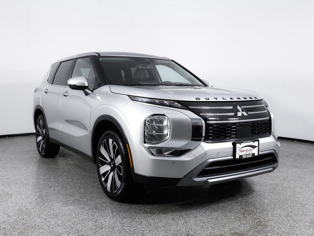 Mitsubishi Outlander SE FWD 2025