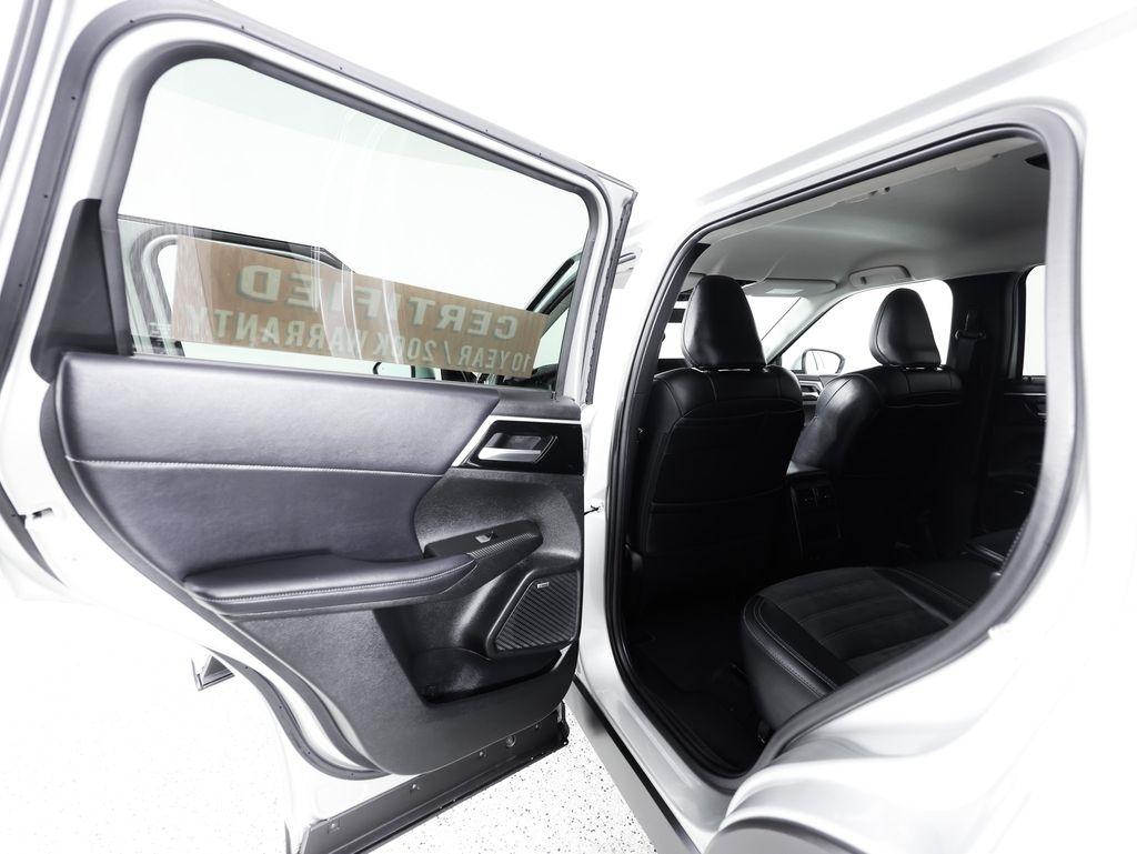 Mitsubishi Outlander SE FWD 2025