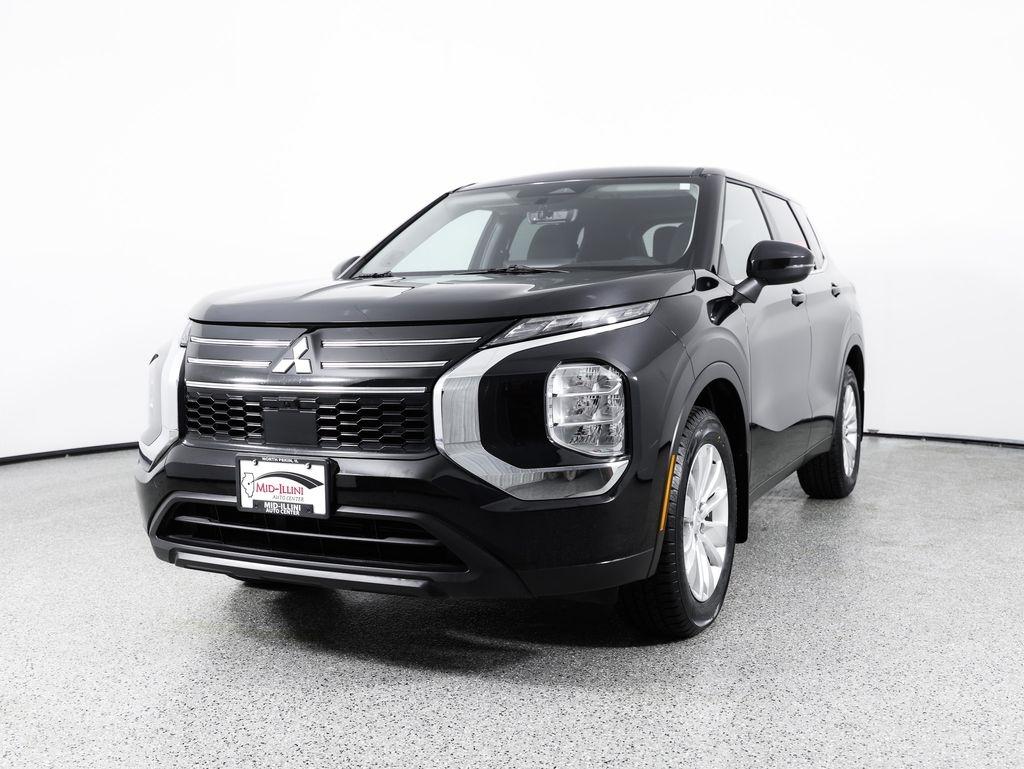 Mitsubishi Outlander ES FWD 2025