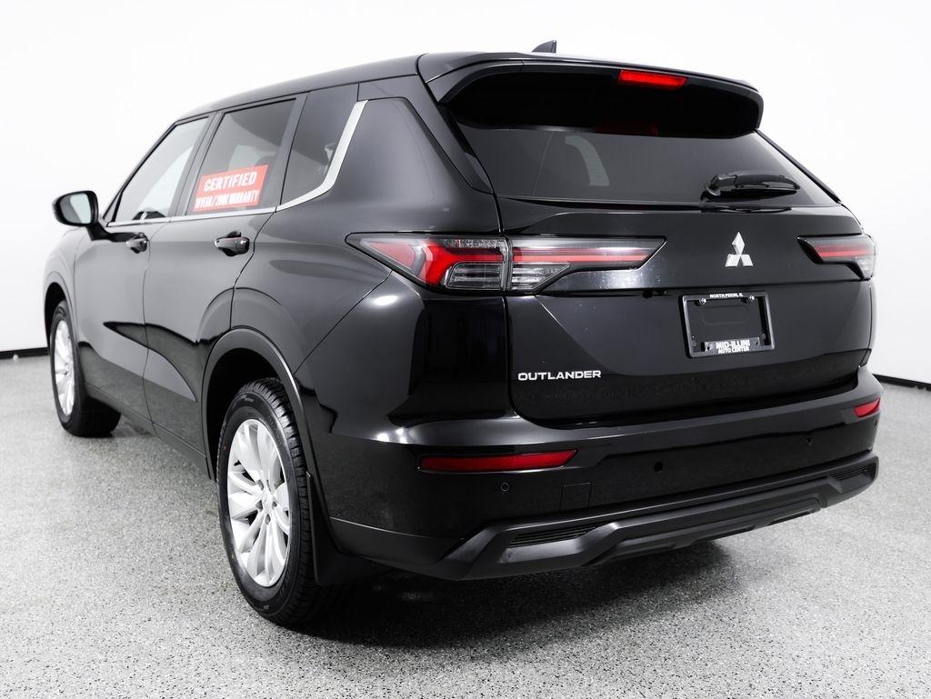 Mitsubishi Outlander ES FWD 2025