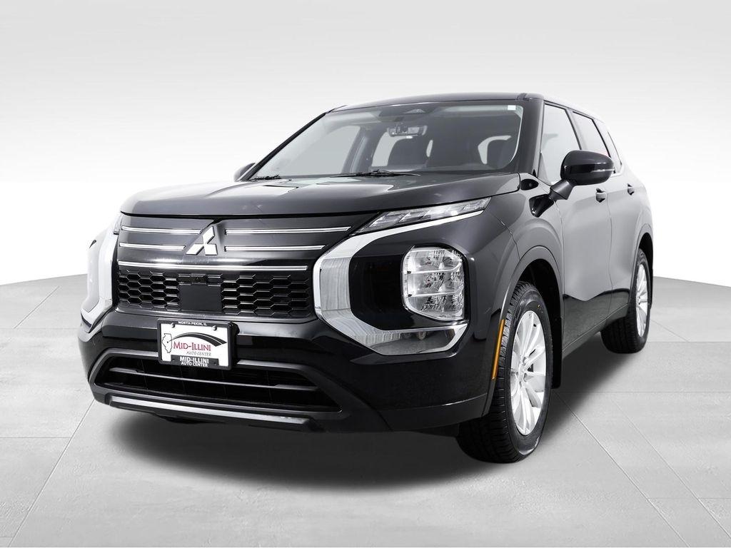 Mitsubishi Outlander ES FWD 2025