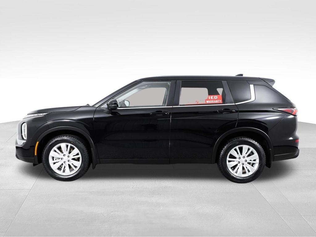Mitsubishi Outlander ES FWD 2025