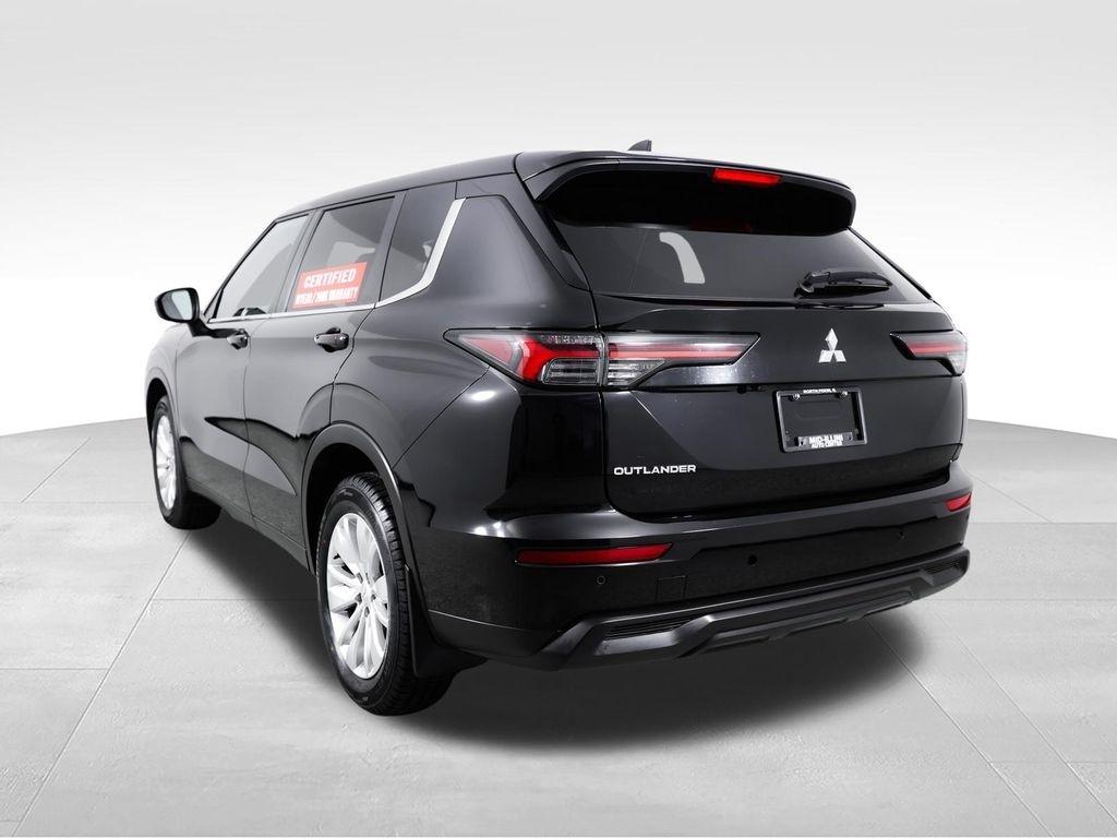 Mitsubishi Outlander ES FWD 2025