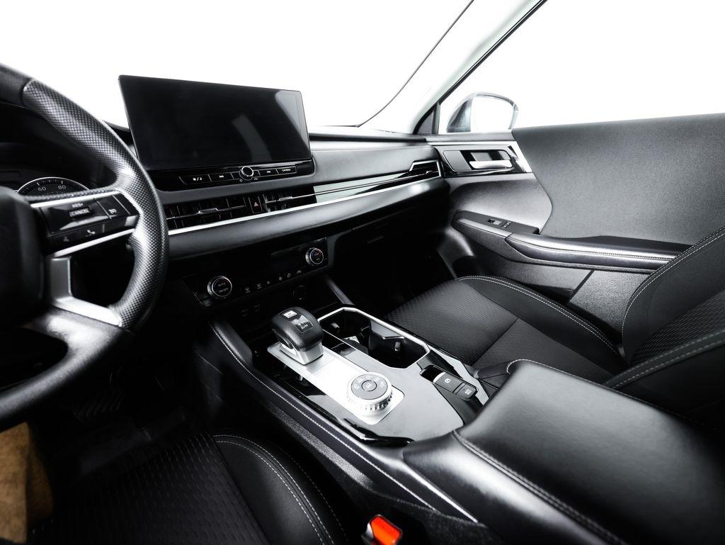 Mitsubishi Outlander ES FWD 2025