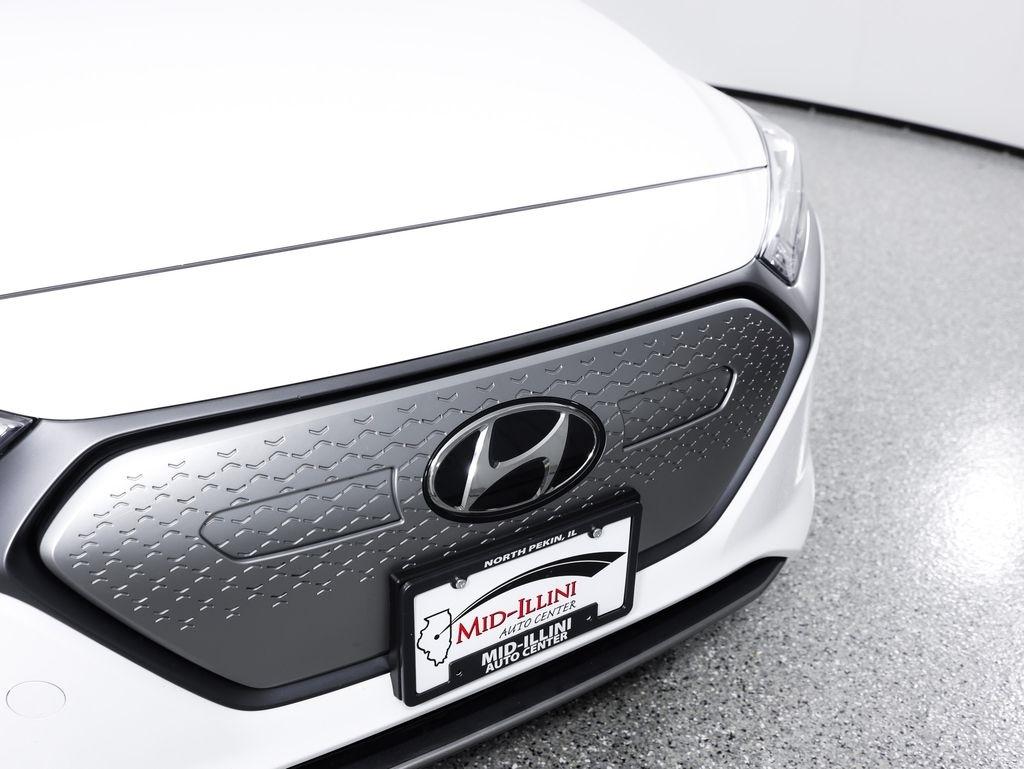 Hyundai Ioniq Electric SE Hatchback 2021
