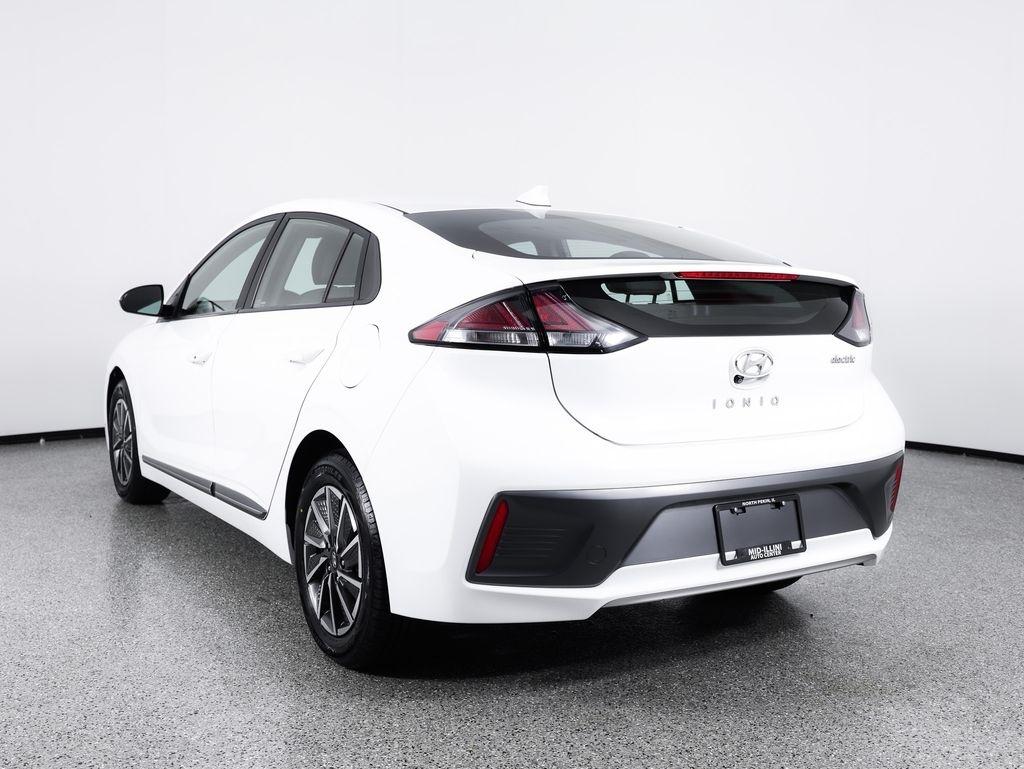 Hyundai Ioniq Electric SE Hatchback 2021
