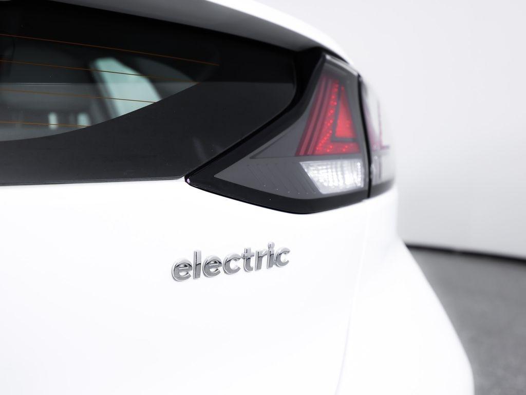 Hyundai Ioniq Electric SE Hatchback 2021