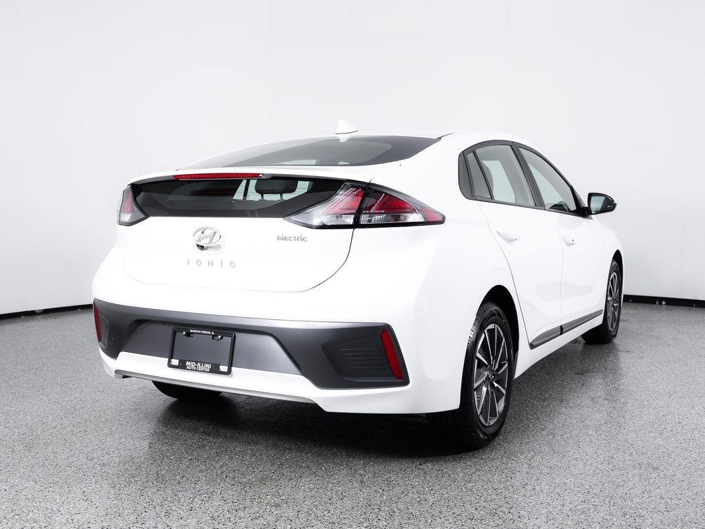 Hyundai Ioniq Electric SE Hatchback 2021