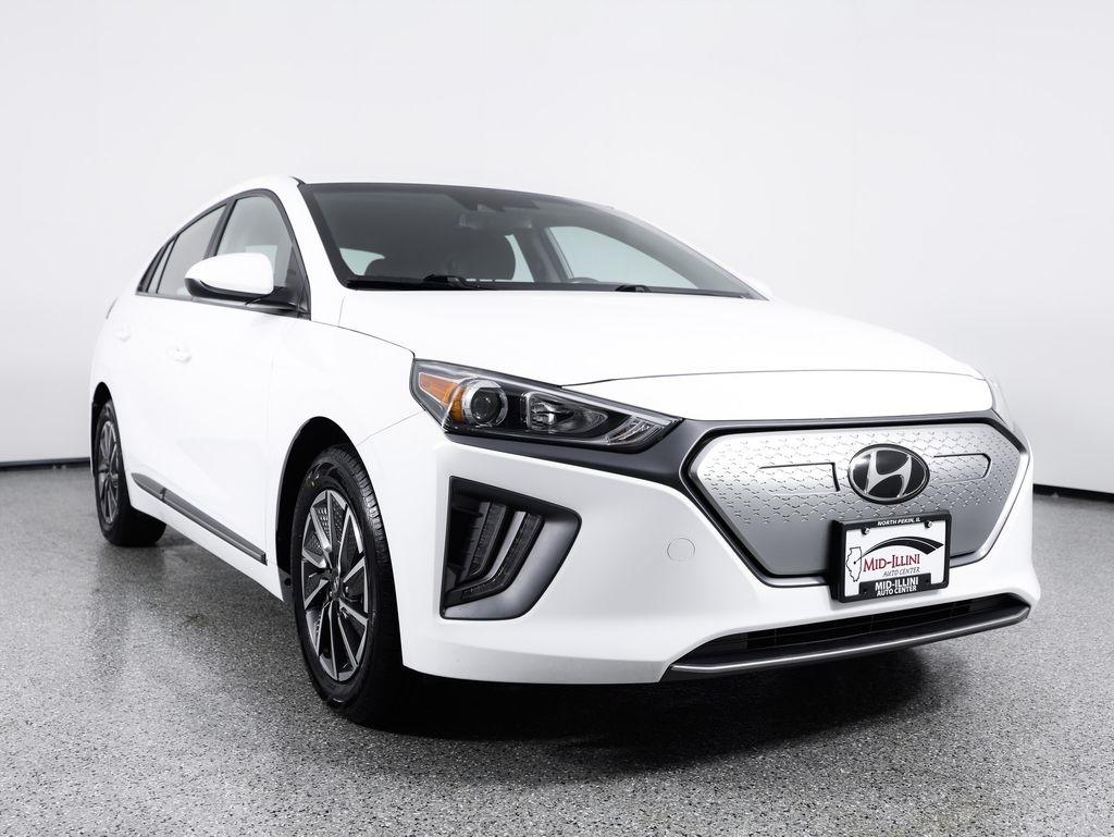 Hyundai Ioniq Electric SE Hatchback 2021