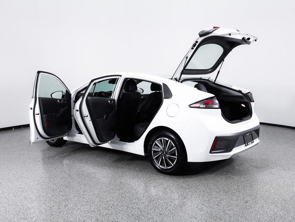 Hyundai Ioniq Electric SE Hatchback 2021