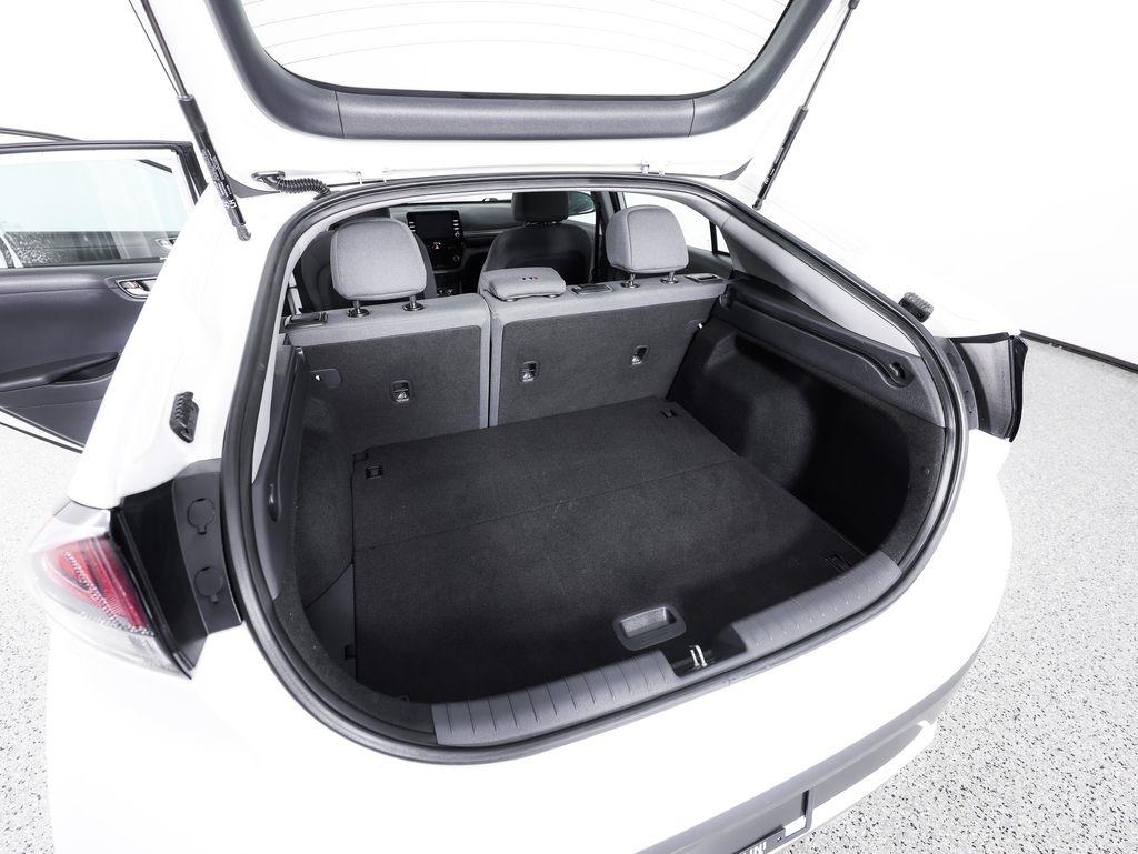 Hyundai Ioniq Electric SE Hatchback 2021