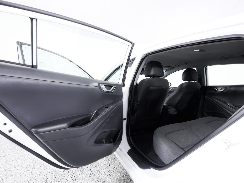Hyundai Ioniq Electric SE Hatchback 2021