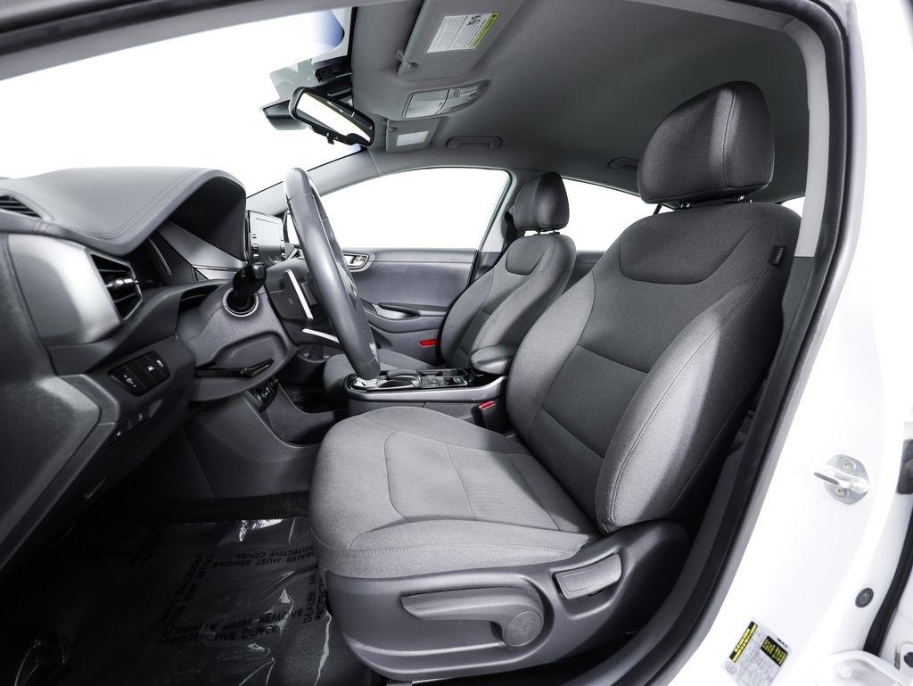 Hyundai Ioniq Electric SE Hatchback 2021