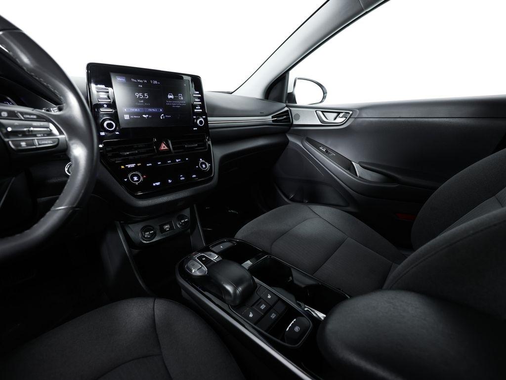 Hyundai Ioniq Electric SE Hatchback 2021