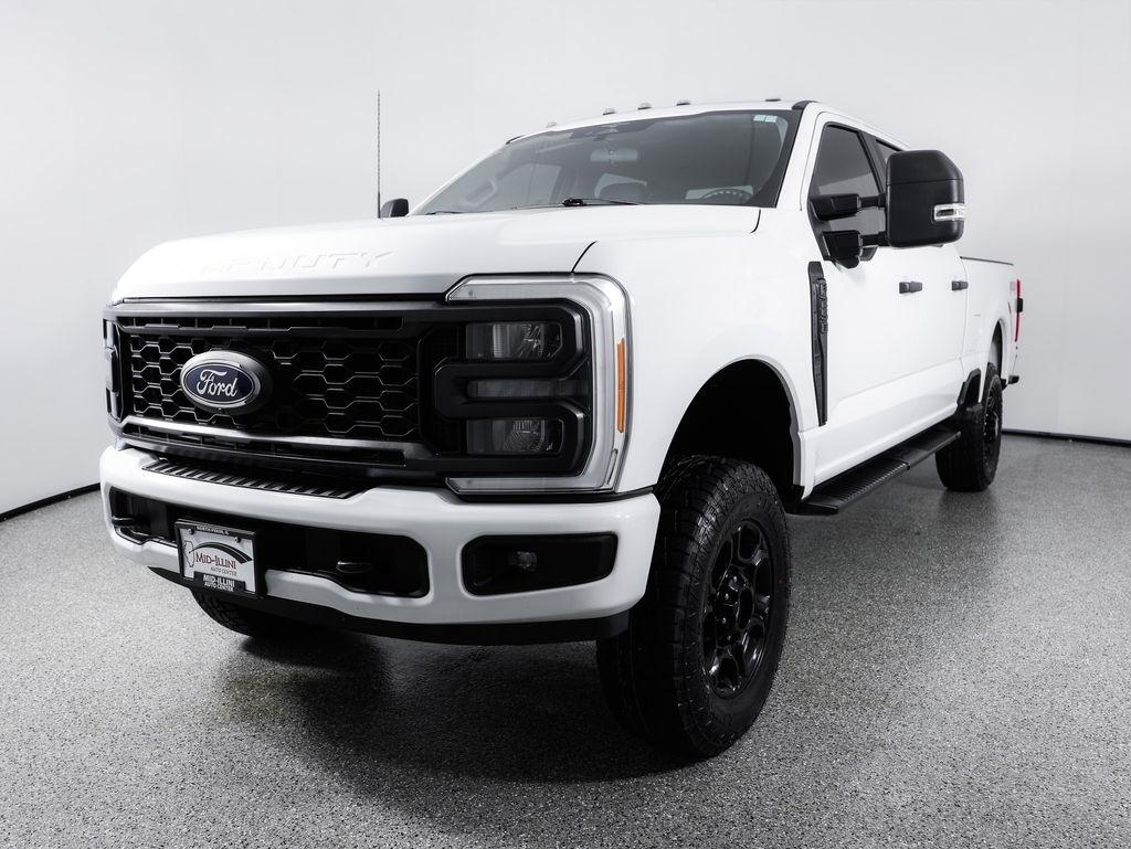 Ford Super Duty F-250 SRW King Ranch 4WD Crew Cab 8' Box 2023
