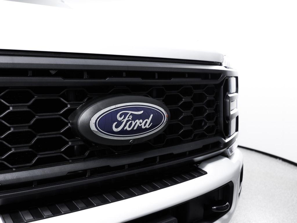 Ford Super Duty F-250 SRW King Ranch 4WD Crew Cab 8' Box 2023