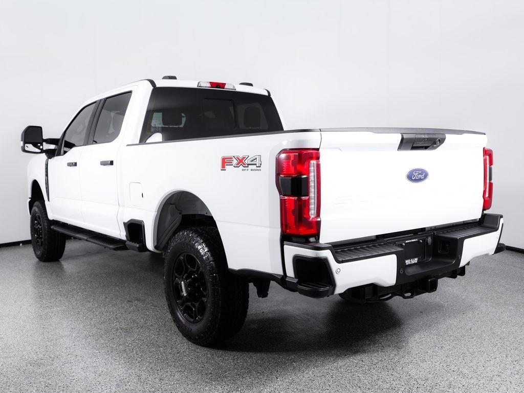 Ford Super Duty F-250 SRW King Ranch 4WD Crew Cab 8' Box 2023