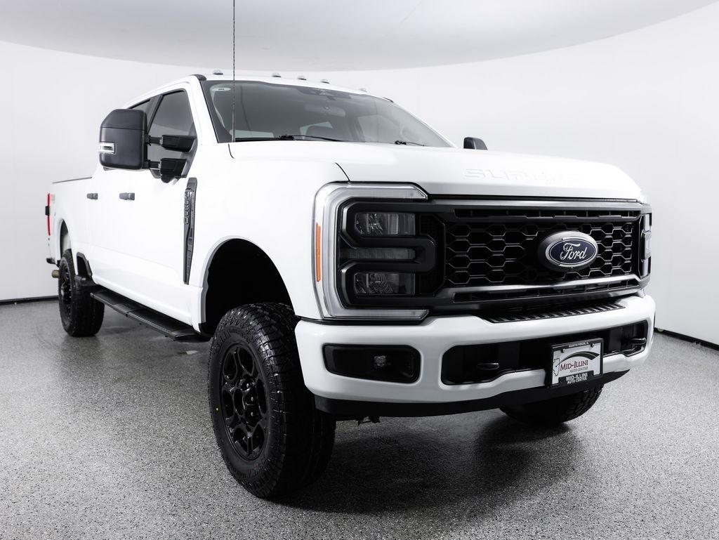 Ford Super Duty F-250 SRW King Ranch 4WD Crew Cab 8' Box 2023