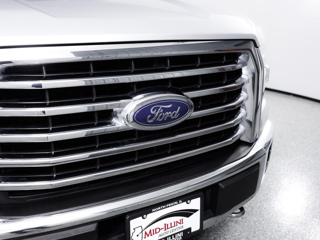 Ford F-150 4WD SuperCrew 145" Lariat 2015