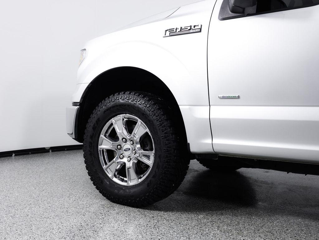 Ford F-150 4WD SuperCrew 145" Lariat 2015