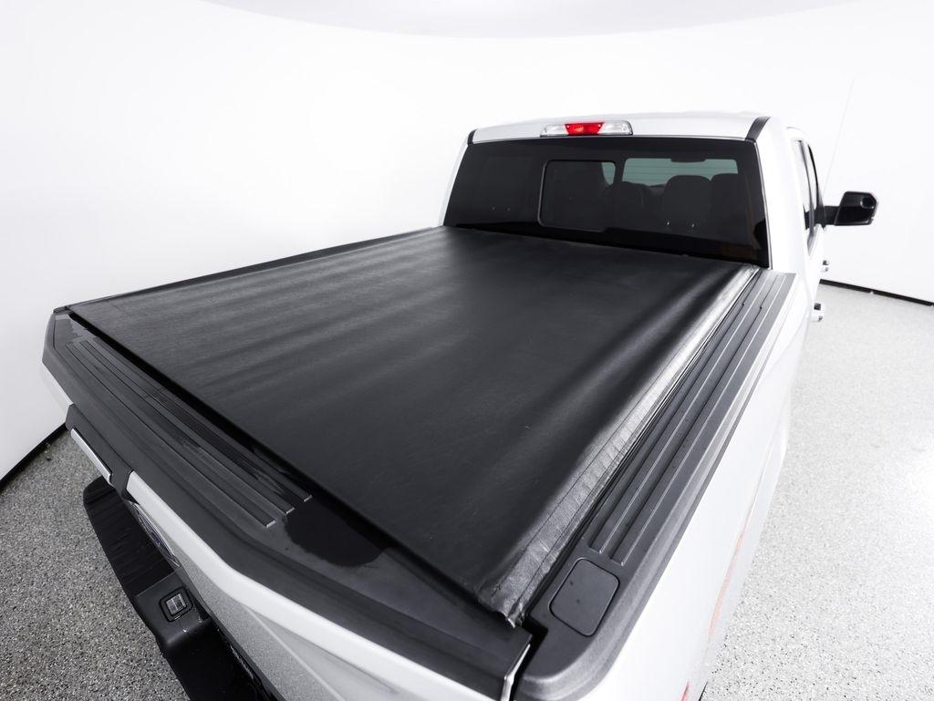 Ford F-150 4WD SuperCrew 145" Lariat 2015