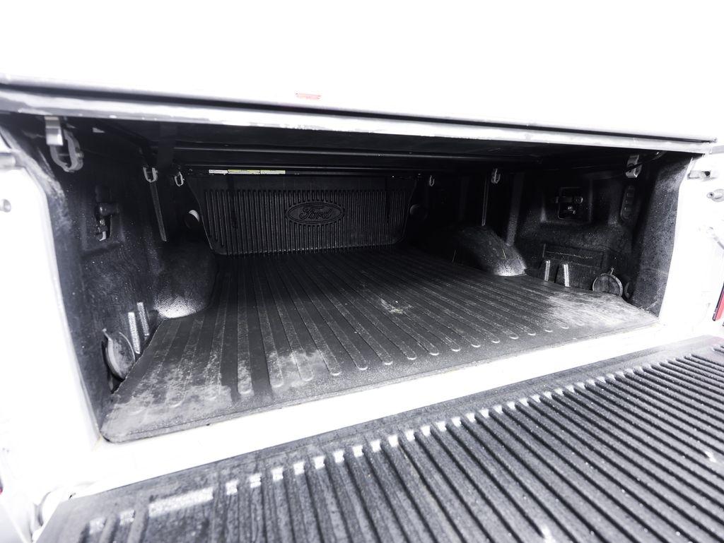 Ford F-150 4WD SuperCrew 145" Lariat 2015
