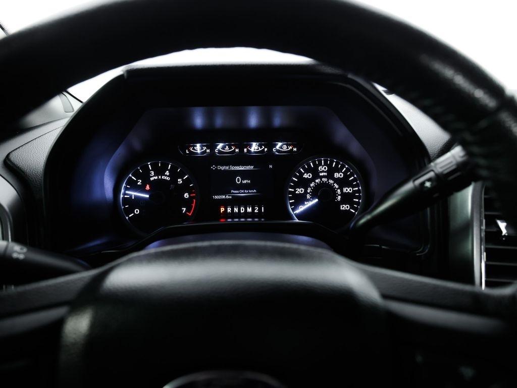 Ford F-150 4WD SuperCrew 145" Lariat 2015