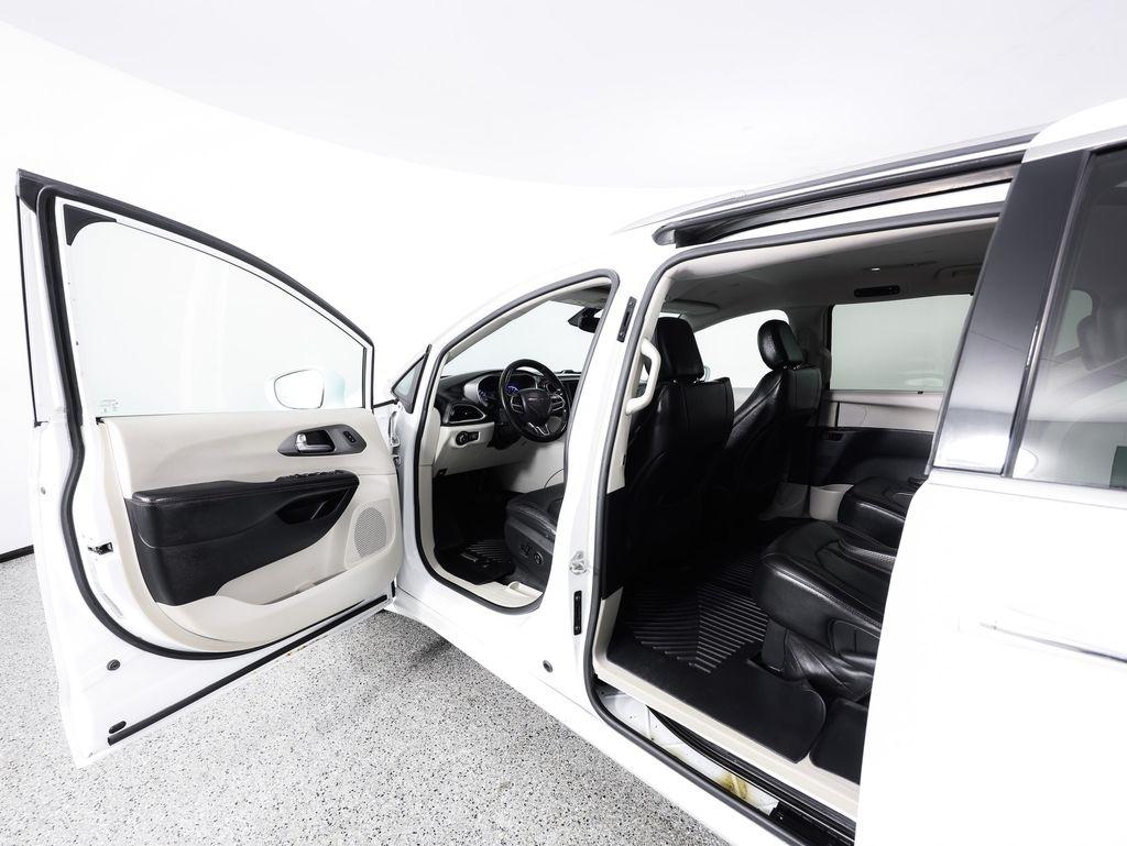 Chrysler Pacifica Touring L FWD 2020