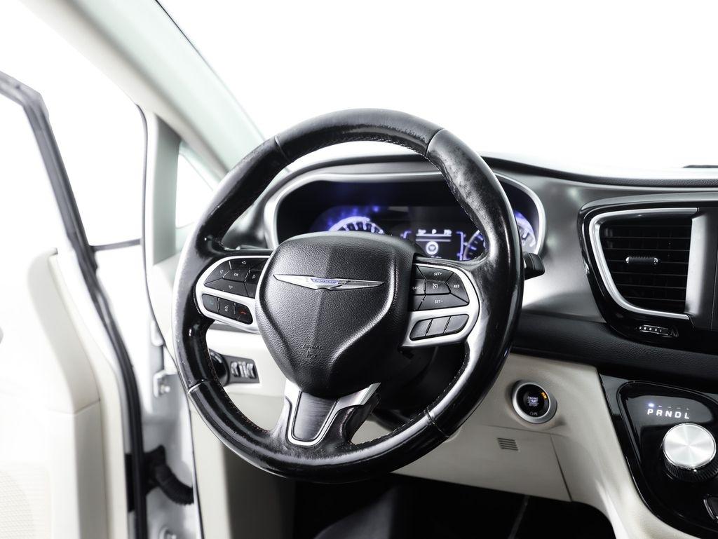 Chrysler Pacifica Touring L FWD 2020