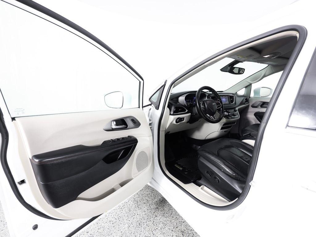 Chrysler Pacifica Touring L FWD 2020